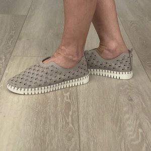 Nuture Meetin Loafer.  Like new.